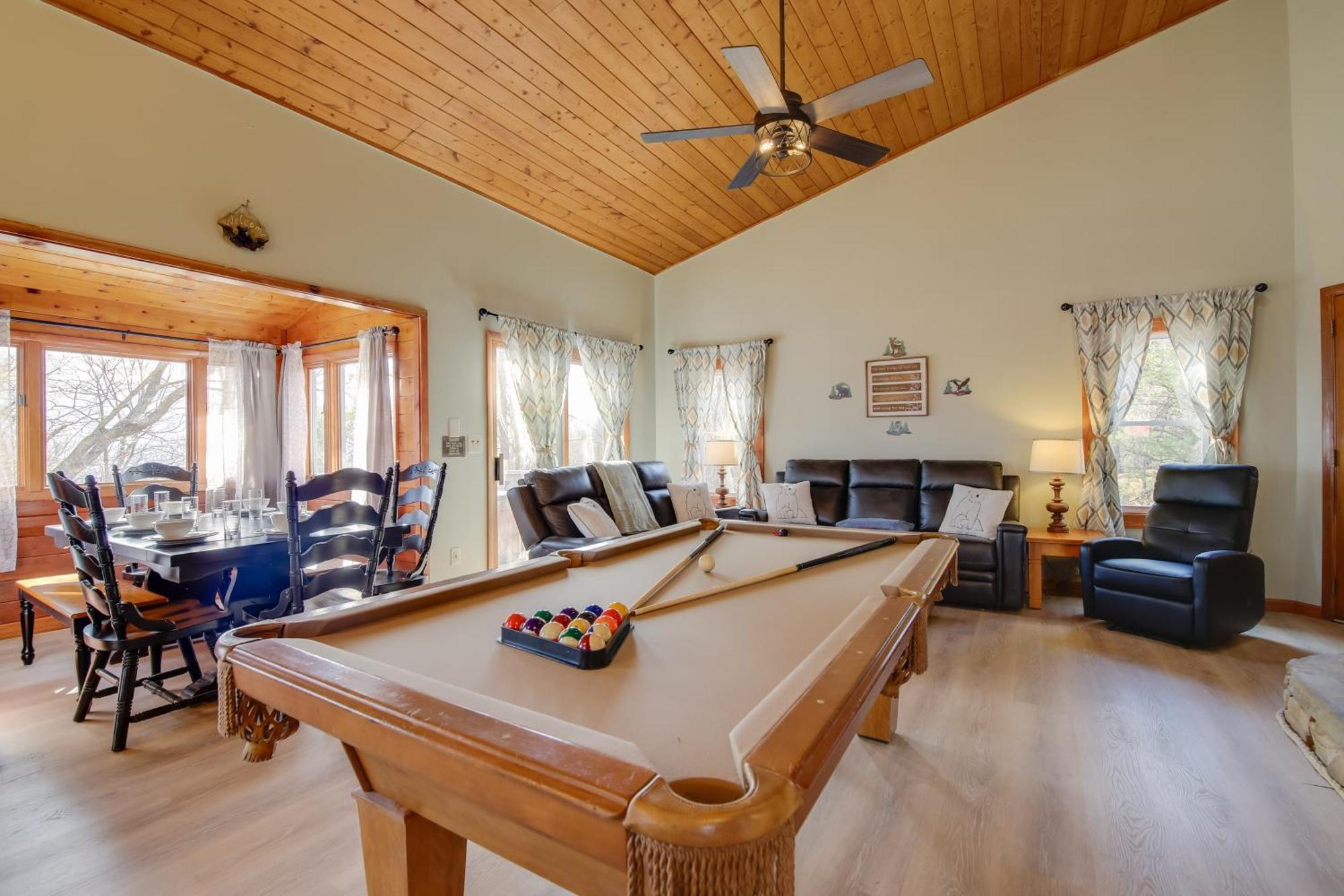 Gatlinburg Mountain Cabin With Hot Tub, Deck And Games 外观 照片