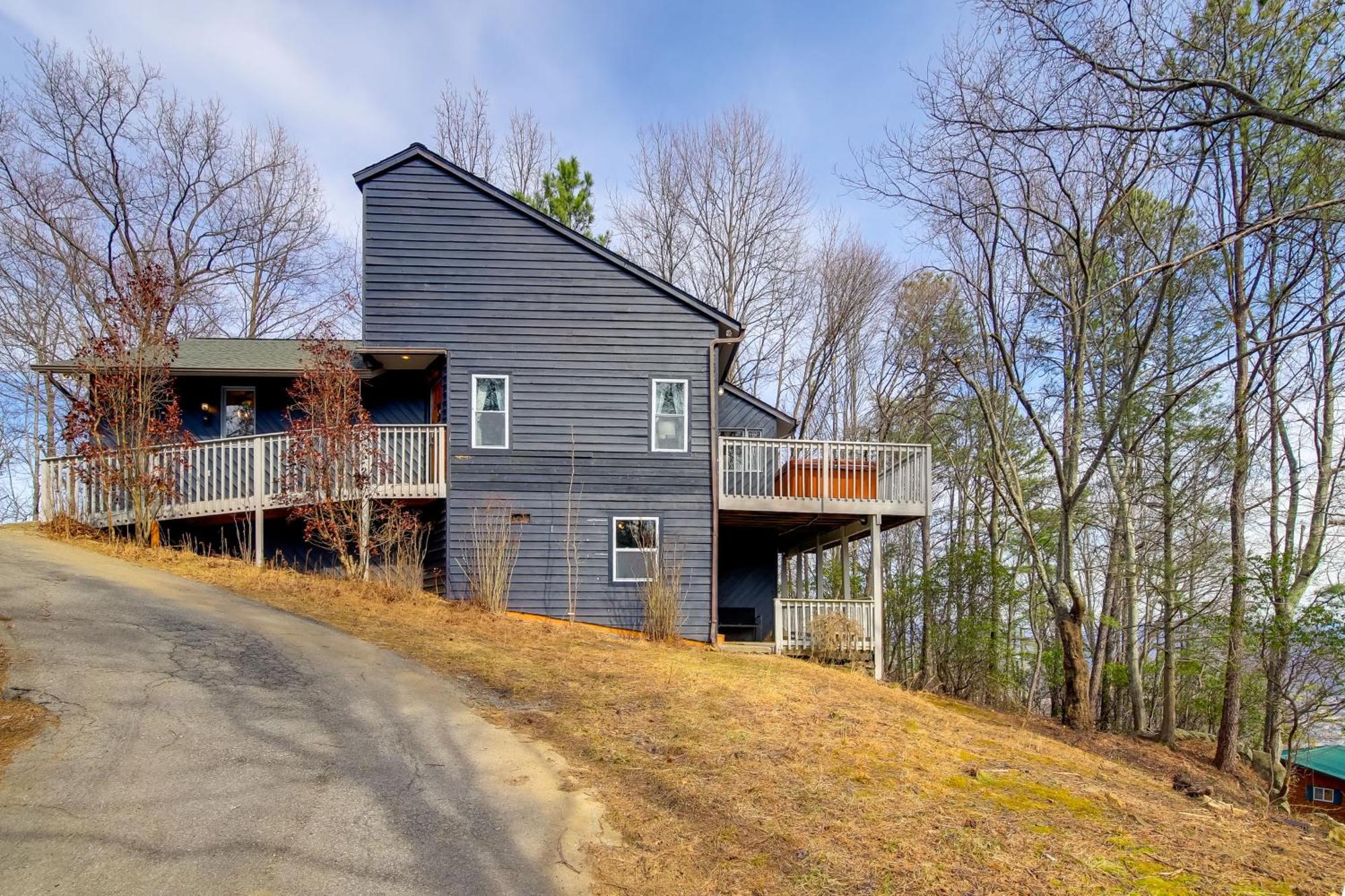 Gatlinburg Mountain Cabin With Hot Tub, Deck And Games 外观 照片